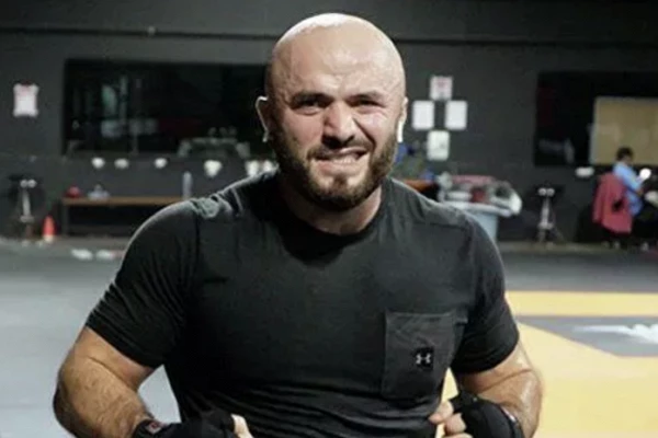 Исмаилов ответил на вызов Резникова